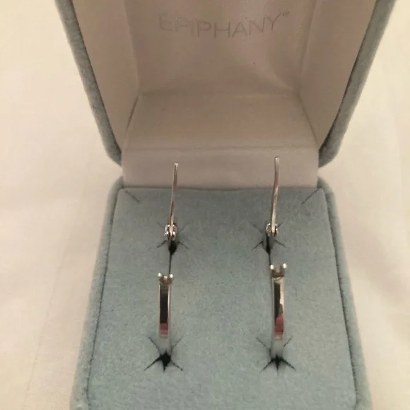 BEST OFFER!
Elegant Silver Hoop Earrings by Epiphany. - Picture 3 of 9